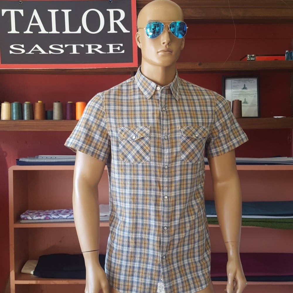 Short Sleeve Plaid Button Up